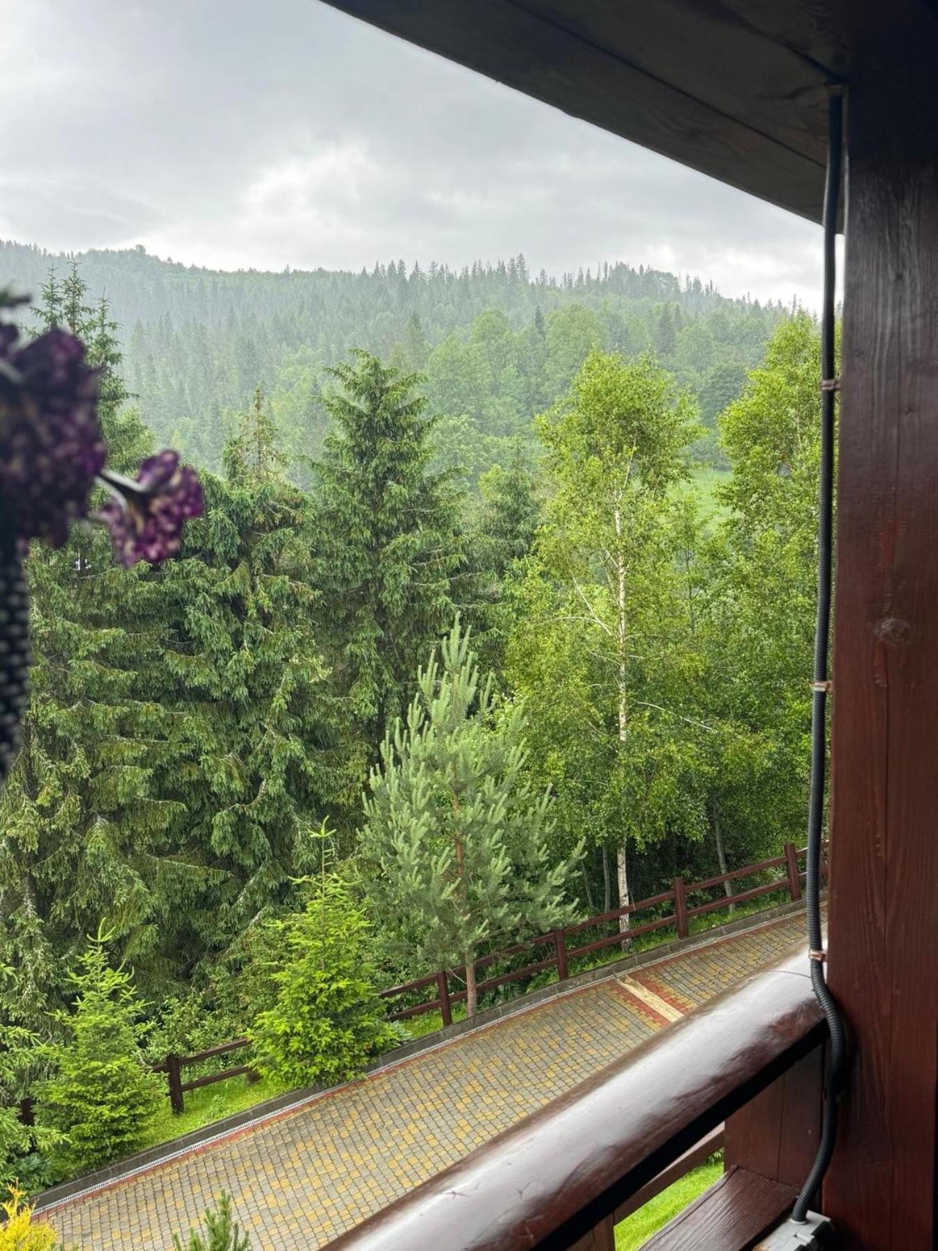 Georgiy Hotel Oryavchyk Exterior foto